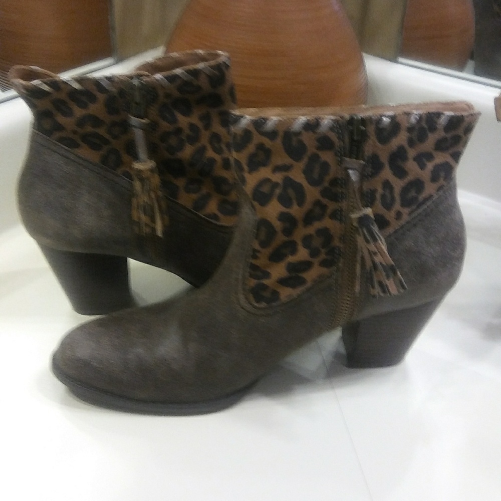 Ankle booties